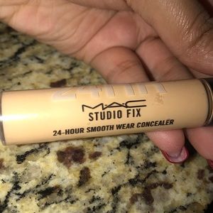 Mac studio fix concealer